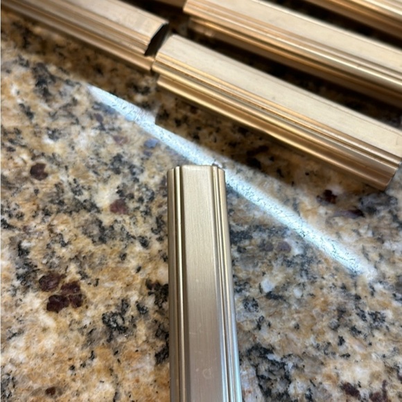 Kitchen Cabinet gold handles 4 1/2” (25) - Picture 4 of 6